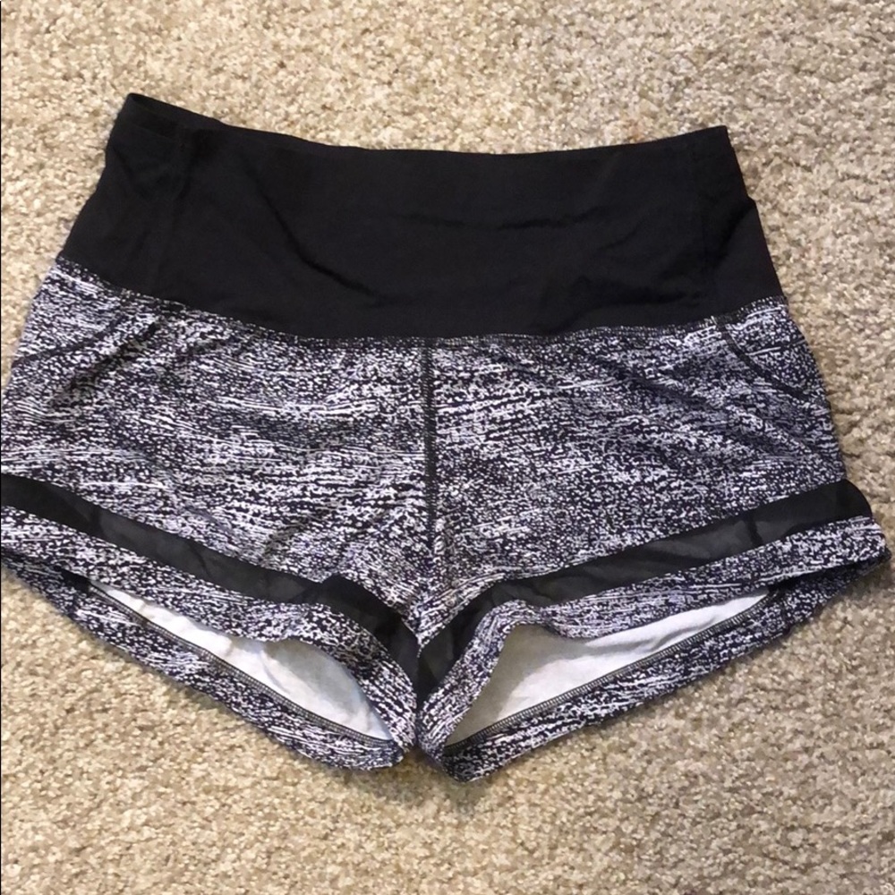 Lululemon women’s running shorts size 6